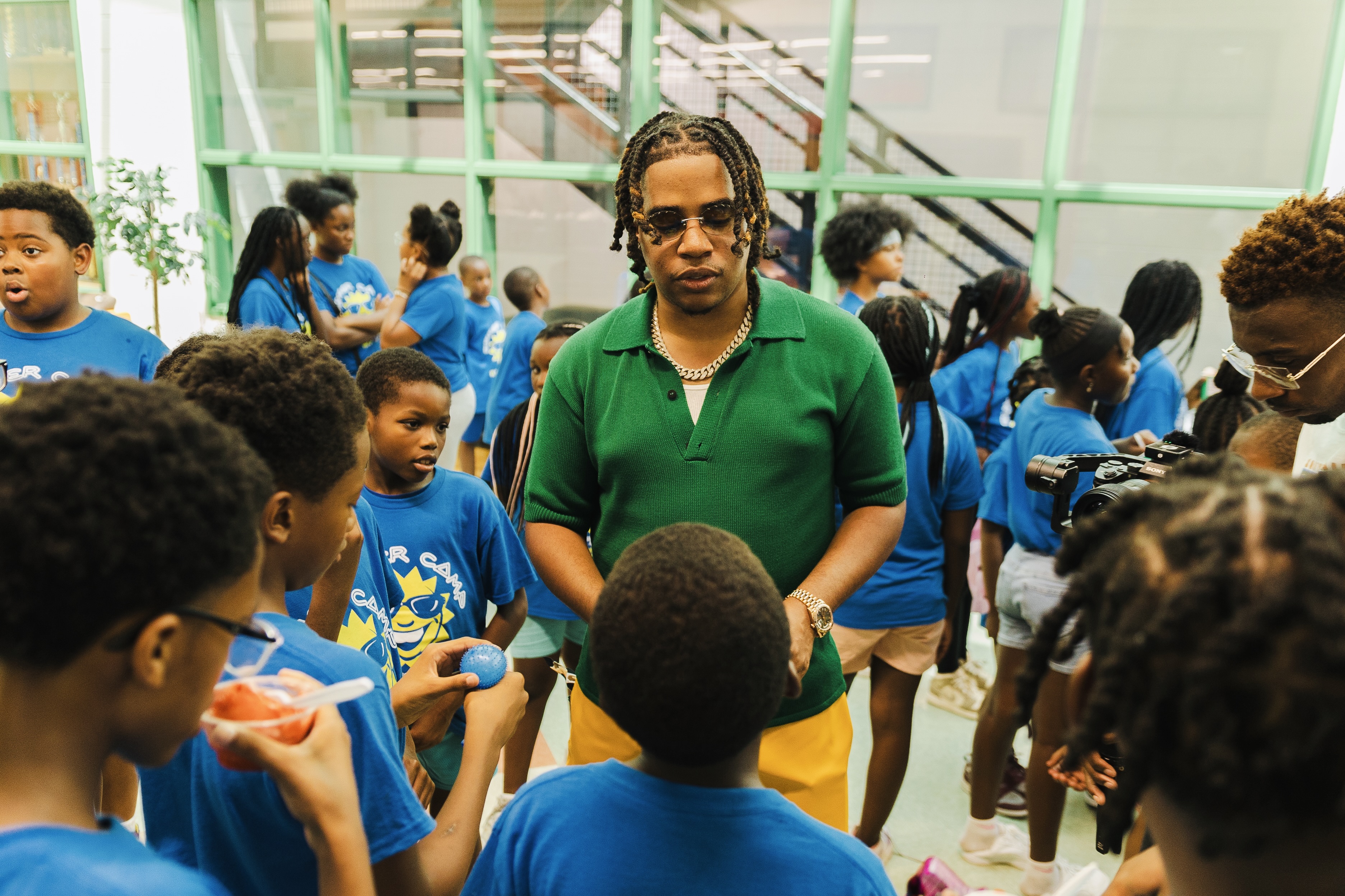 Turbo talking to young men